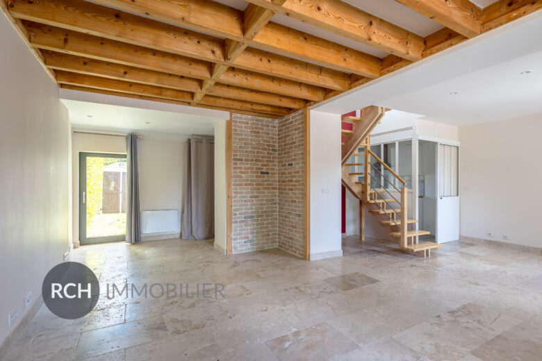 Photos du bien : Abondant – Charmante maison rénovée située dans un environnement privilégié