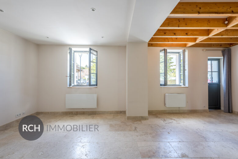 Photos du bien : Abondant – Charmante maison rénovée située dans un environnement privilégié