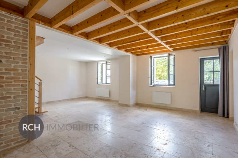 Photos du bien : Abondant – Charmante maison rénovée située dans un environnement privilégié