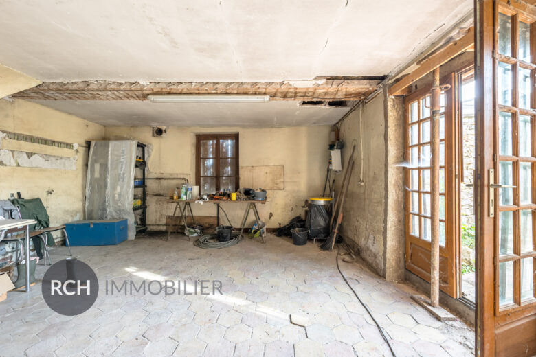 Photos du bien : Dammartin-en-Serve – Grange à rénover entièrement avec un beau potentiel d’aménagement à exploiter