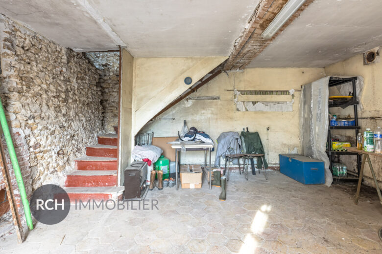 Photos du bien : Dammartin-en-Serve – Grange à rénover entièrement avec un beau potentiel d’aménagement à exploiter