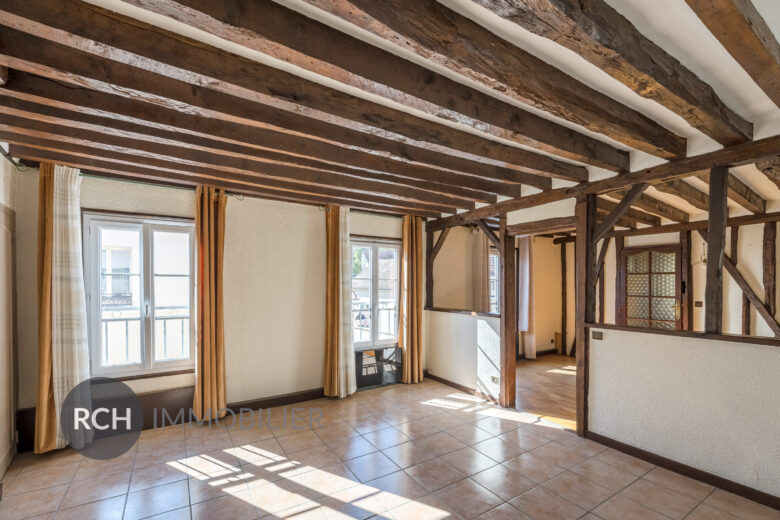 Photos du bien : Montfort-l&rsquo;Amaury – Bel appartement lumineux situé au dernier étage