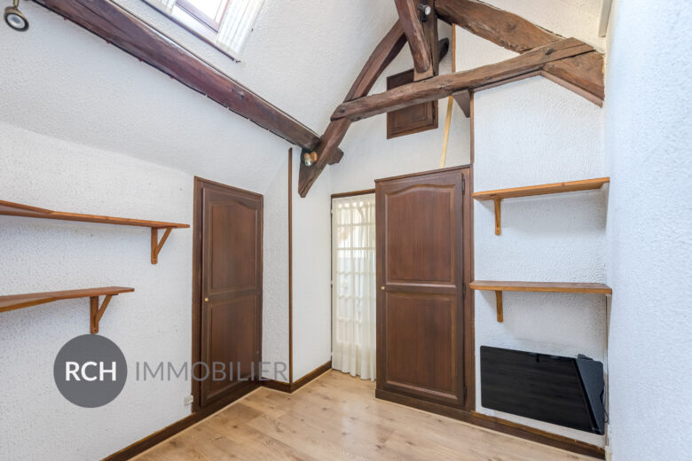 Photos du bien : Montfort-l&rsquo;Amaury – Bel appartement lumineux situé au dernier étage
