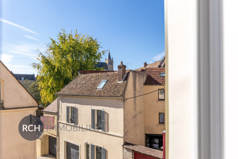 Photos du bien : Montfort-l&rsquo;Amaury – Bel appartement lumineux situé au dernier étage