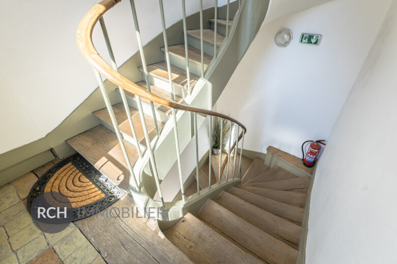 Photos du bien : Montfort-l&rsquo;Amaury – Bel appartement lumineux situé au dernier étage