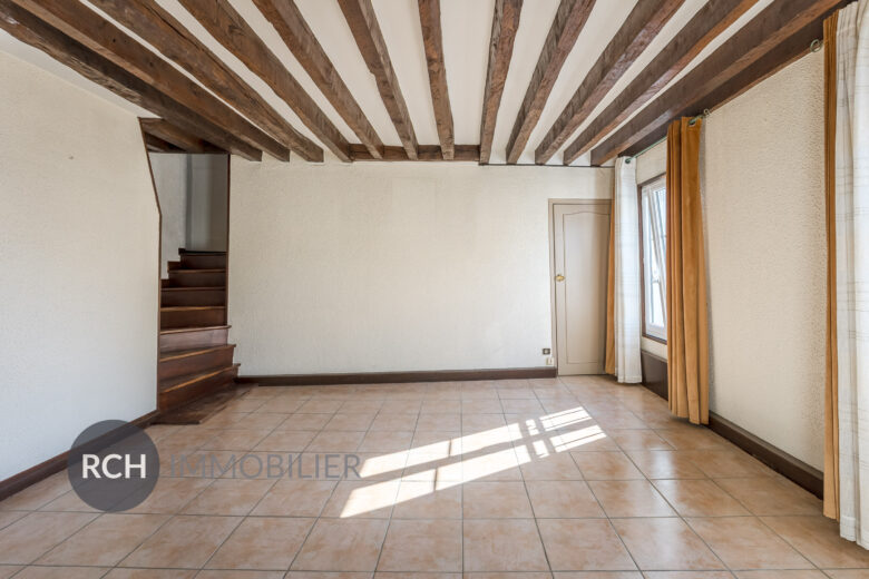 Photos du bien : Montfort-l&rsquo;Amaury – Bel appartement lumineux situé au dernier étage