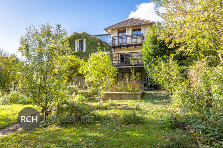 Photos du bien : Neauphle-le-Vieux – Charmante maison en pierre dans un écrin de tranquillité